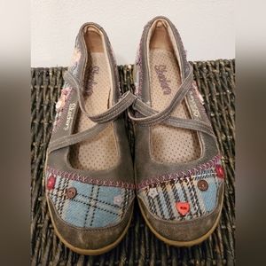 Skechers hook and loop discontinued size 8 Mary Jane slip ons